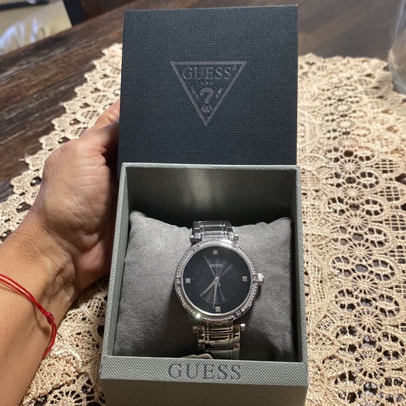 COPY - GUESS WOMEN’S WATCH main image 5